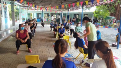Trường Mầm Non Tân Định tổ chức test cho CBGVNV trong nhà trường